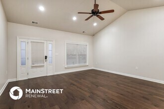 569 Deep Creek Dr in Shepherdsville, KY - Foto de edificio - Building Photo