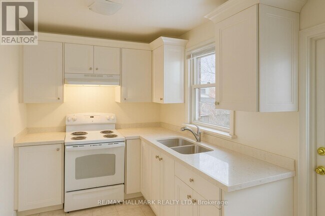 57 Kappele Ave in Toronto, ON - Building Photo - Building Photo