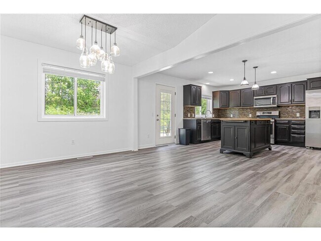1716 Evergreen Dr in Woodbury, MN - Building Photo - Building Photo