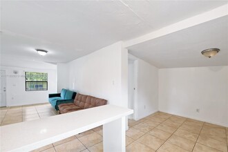 2103 NW 57th St in Miami, FL - Building Photo - Building Photo