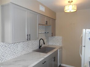 5771 Peregrine Ave in Orlando, FL - Foto de edificio - Building Photo