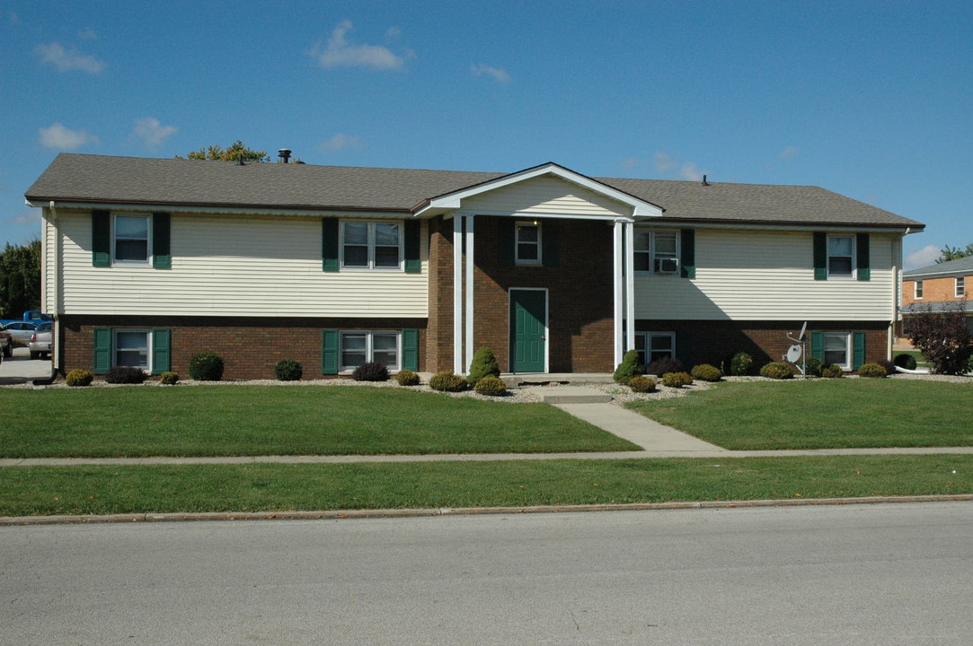 Todd Drive Apartments in Bloomington, IL - Building Photo