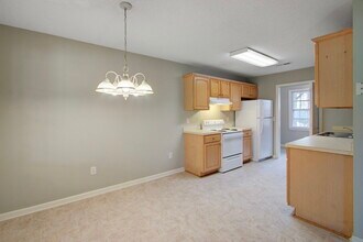 1860 Piper Dr in Charleston, SC - Foto de edificio - Building Photo