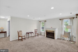 324 Tuvira Ln in Cherry Hill Township, NJ - Building Photo