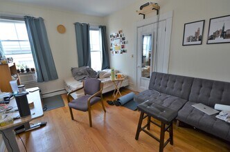 31 Line St, Unit 3 in Cambridge, MA - Building Photo - Building Photo