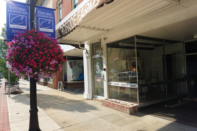 651 Wheeling Ave, Unit 3 in Cambridge, OH - Building Photo - Building Photo