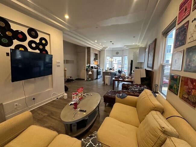 24 Washburn St, Unit 1-CP in Boston, MA - Building Photo - Building Photo