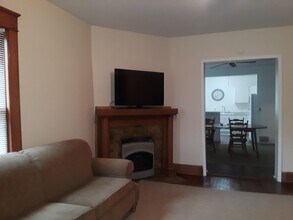628 E 6th St, Unit 1 in Erie, PA - Foto de edificio - Building Photo