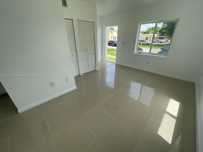 340 NW 84th Terrace in Miami, FL - Building Photo - Building Photo