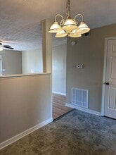 409 Claymar Dr, Unit C in Lawrenceburg, TN - Foto de edificio - Building Photo