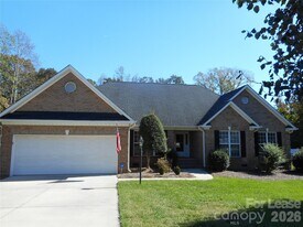 8016 Stevens Mill Rd in Matthews, NC - Building Photo