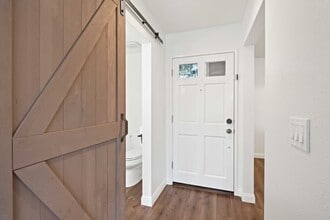 24518 McBean Pkwy in Santa Clarita, CA - Building Photo - Building Photo