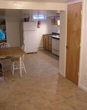 15 Clarke St, Unit 15B in Athens, OH - Foto de edificio - Building Photo