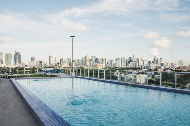 Riverhouse at 11th Apartments in Miami, FL - Building Photo - Building Photo