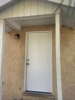 1821 Jefferson St, Unit 3 in North Las Vegas, NV - Building Photo