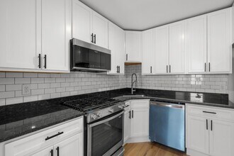 2532 E Fayette St in Baltimore, MD - Building Photo - Building Photo