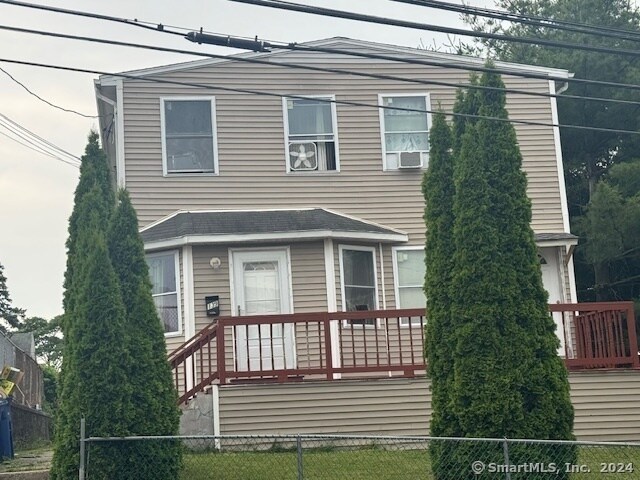 139 Highland Ave in Bridgeport, CT - Building Photo