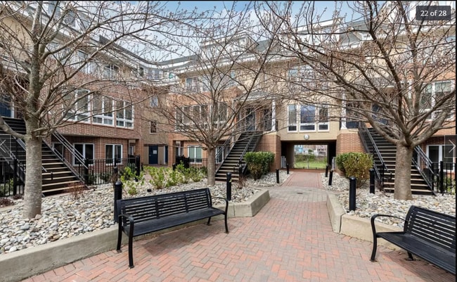 368 Rector St, Unit 421 in Perth Amboy, NJ - Building Photo - Building Photo