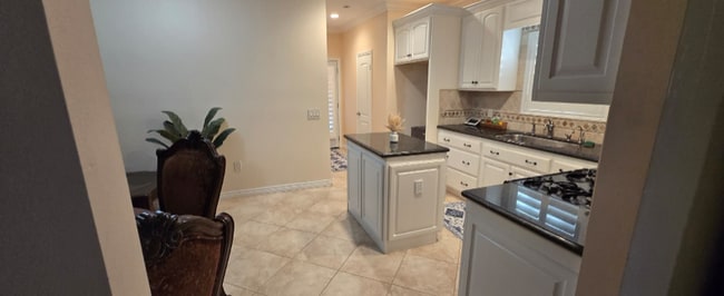 14222 Ashton Ln in Riverside, CA - Foto de edificio - Building Photo