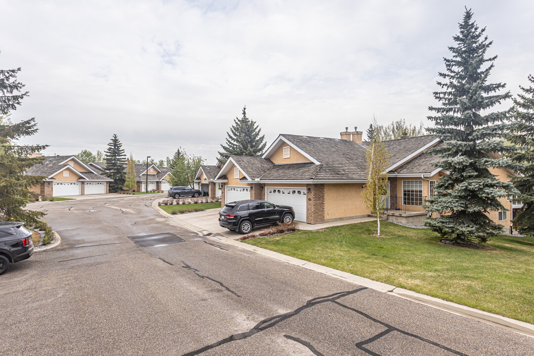 West Creek At Twin Brooks in Edmonton, AB - Building Photo