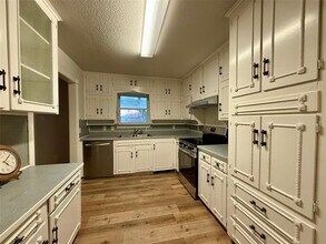 5721 Carolyn Dr in Fort Worth, TX - Foto de edificio - Building Photo