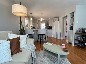 12 Alpine St in Somerville, MA - Building Photo - Building Photo