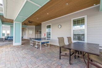 Century Lakehouse in Plant City, FL - Foto de edificio - Building Photo