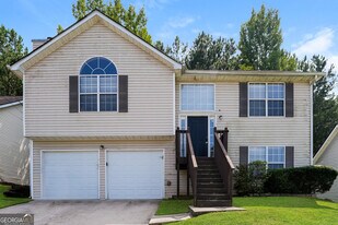 3785 Waldrop Hills Dr in Decatur, GA - Building Photo