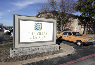 Villas at La Risa in Dallas, TX - Building Photo - Building Photo