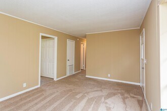 4855 Shady View Dr in Adamsville, AL - Foto de edificio - Building Photo