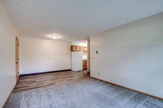 The Maples in Eau Claire, WI - Building Photo - Interior Photo