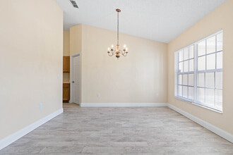 96 Whispering Pine Dr in Palm Coast, FL - Building Photo - Building Photo