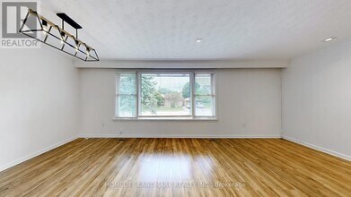 365 Osiris Dr in Richmond Hill, ON - Building Photo - Building Photo