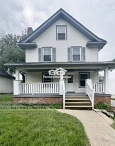 3114 School St in Des Moines, IA - Building Photo