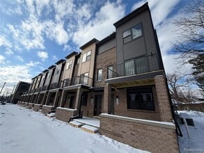 23614 Parkview Ln in Farmington Hills, MI - Building Photo - Building Photo