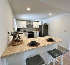 1118 Brookmont Ave E in Jacksonville, FL - Building Photo - Building Photo