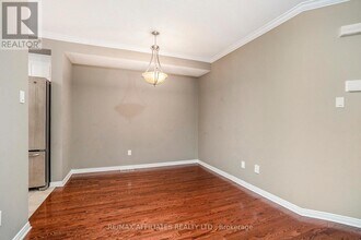 714 Regiment Ave in Ottawa, ON - Building Photo - Building Photo