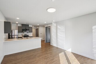 City Hall Place in Kansas City, KS - Foto de edificio - Building Photo