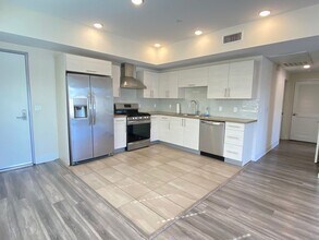 4464 Vista Del Monte Ave in Los Angeles, CA - Building Photo - Building Photo