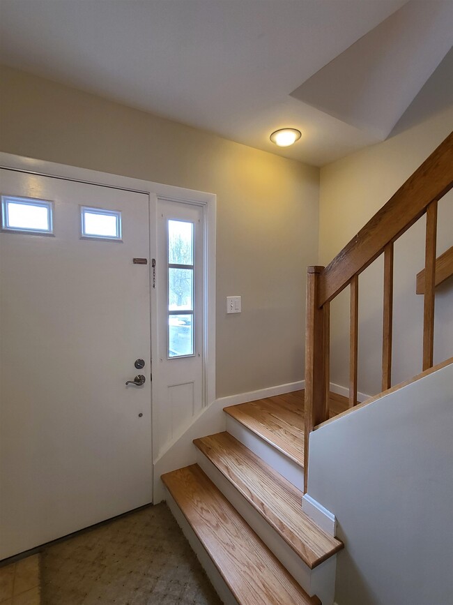 116 E Broadway in Derry, NH - Building Photo - Building Photo