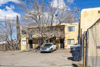 7605 Bell Ave SE in Albuquerque, NM - Foto de edificio - Building Photo