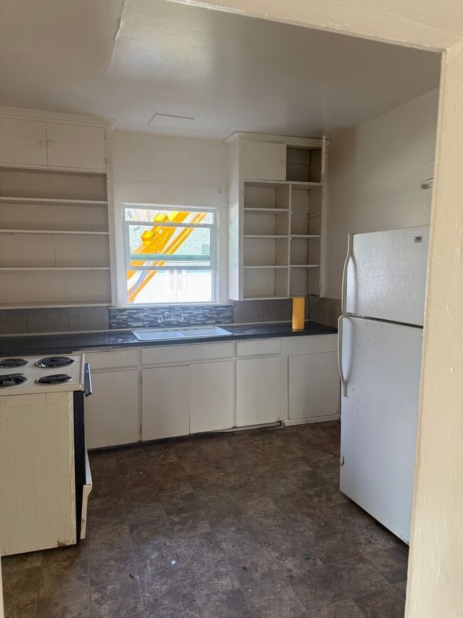 1723-1725 SE Mill St in Roseburg, OR - Building Photo - Building Photo