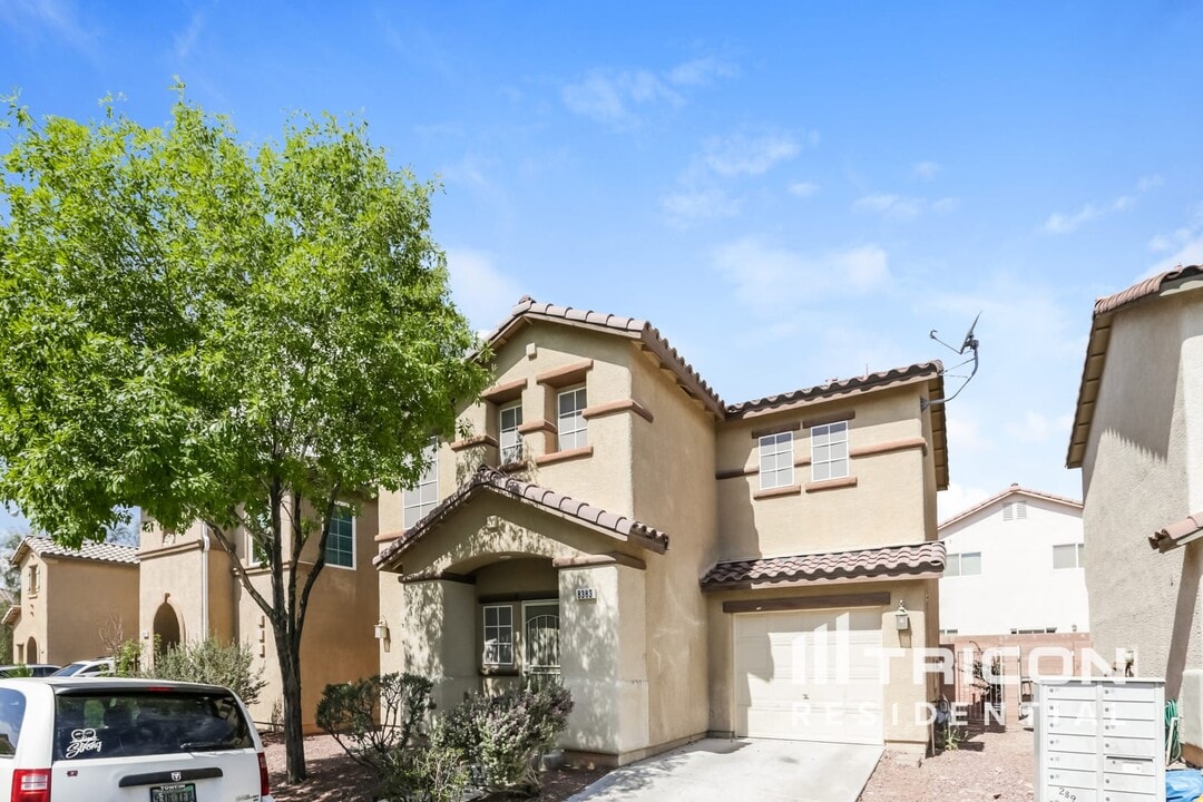 8383 Golden Amber St in Las Vegas, NV - Building Photo