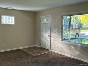 3816 Kent Rd in Royal Oak, MI - Building Photo - Building Photo