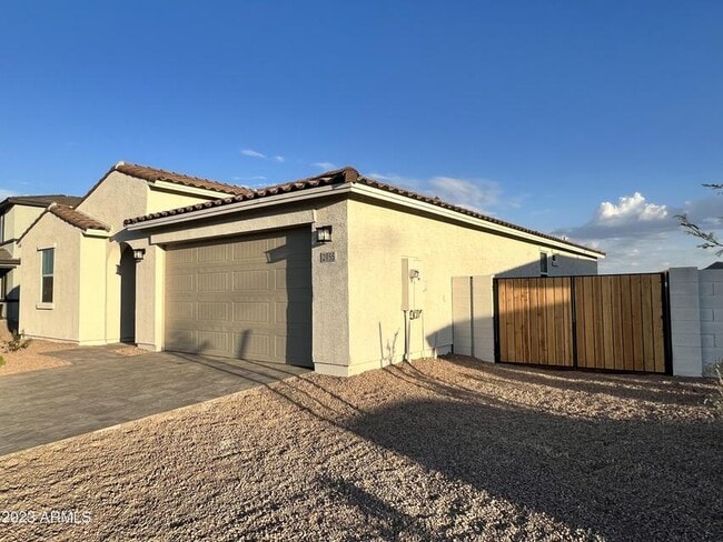 2055 E Brooklyn Dr in Casa Grande, AZ - Building Photo - Building Photo