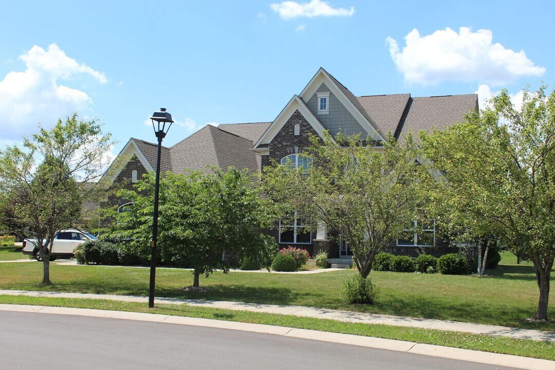 554 Windborough Dr in Brownsburg, IN - Building Photo