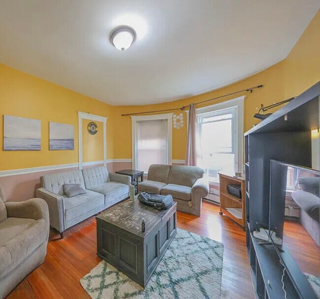 62 Empire St, Unit 2