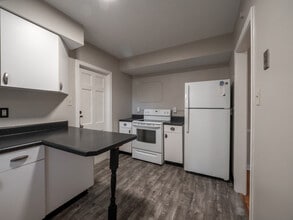 Cambridge Court in Pittsburgh, PA - Building Photo - Building Photo
