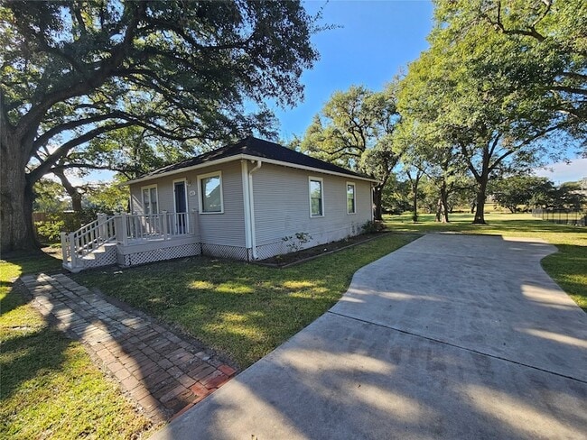 603 Landrum in League City, TX - Foto de edificio - Building Photo