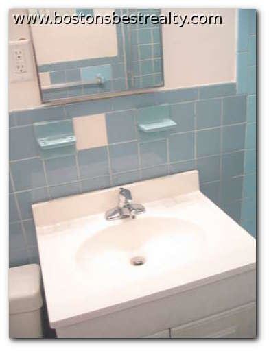 1027 Commonwealth Avenue-Unit -12 in Boston, MA - Building Photo